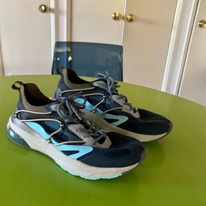 Fabletics Hermosa Performance Sneaker